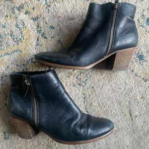 Let her boot(ies) ❤️ love love love these shoes!!